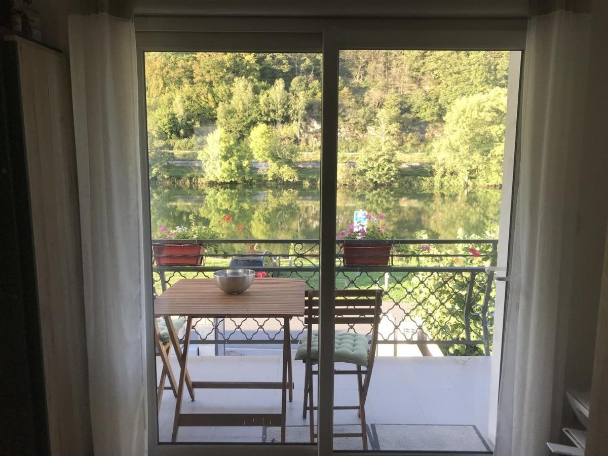 Villa la Rose sur Meuse à Haybes Extérieur photo
