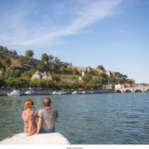 Villa la Rose sur Meuse à Haybes Extérieur photo